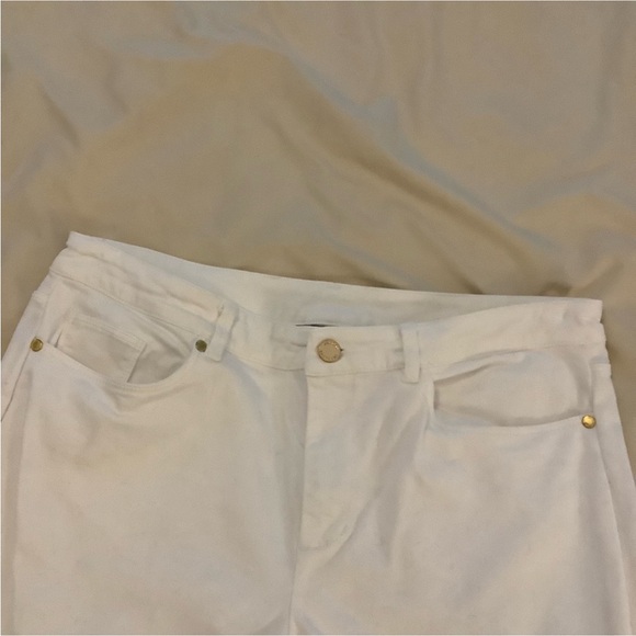 Three pair of ladies jeans - selling as one lot Old Navy, Brooks Brothers - Picture 7 of 9